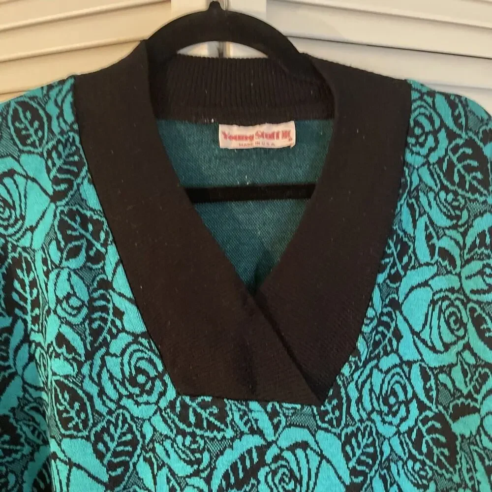 Vintage 90s Young‎ Stuff Green Floral Sweater